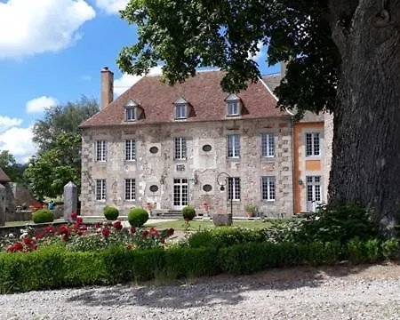 Au Chateau De Sallebrune Holiday home Beaune d'Allier