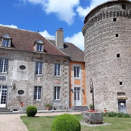 Au Château De Sallebrune Hébergement de vacances