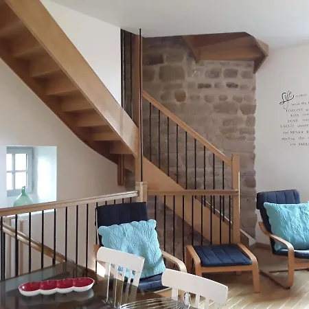 Hébergement de vacances Au Château De Sallebrune *