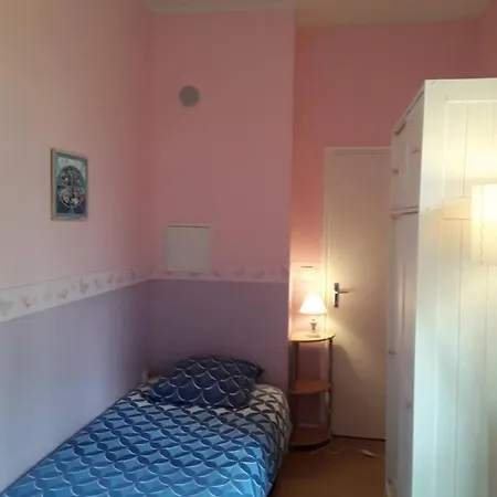 Holiday home Au Chateau De Sallebrune Beaune d'Allier